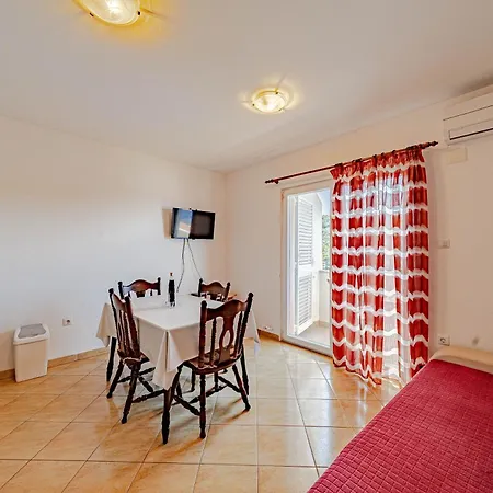 Zaklopatica 12452b *