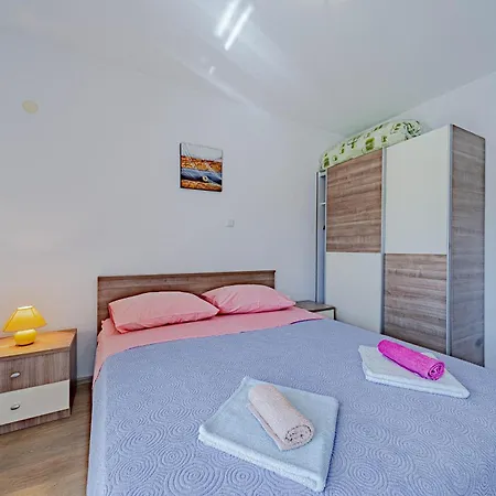 Zaklopatica 12452b Апартаменты *