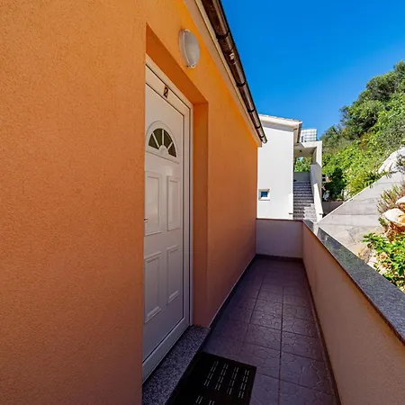 Апартаменты Zaklopatica 12452b Lastovo