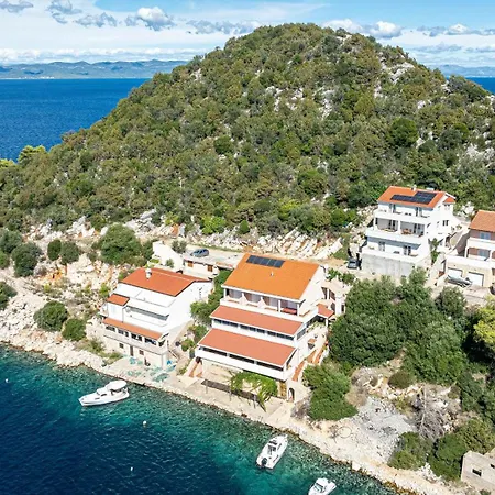 Zaklopatica 12452b Lastovo