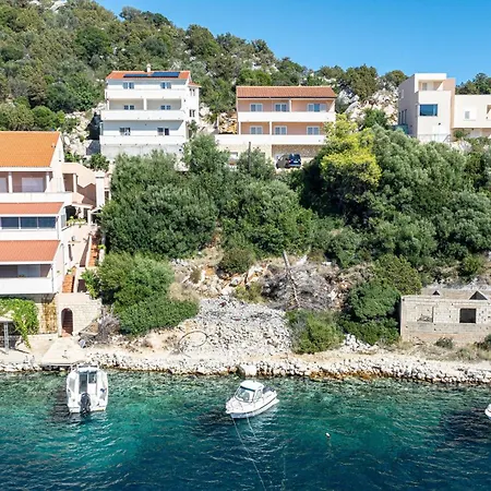 Zaklopatica 12452b * Lastovo