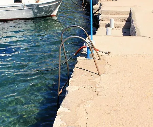 Zaklopatica 12452b 아파트